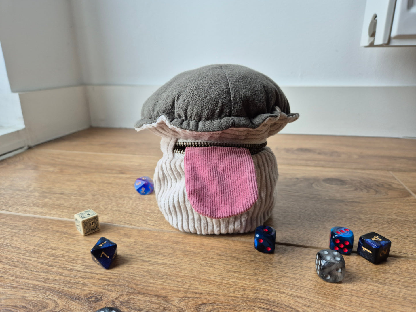 Handgemaakte Mimic Mushroom Dice Bag - Rood Met Witte Stippen