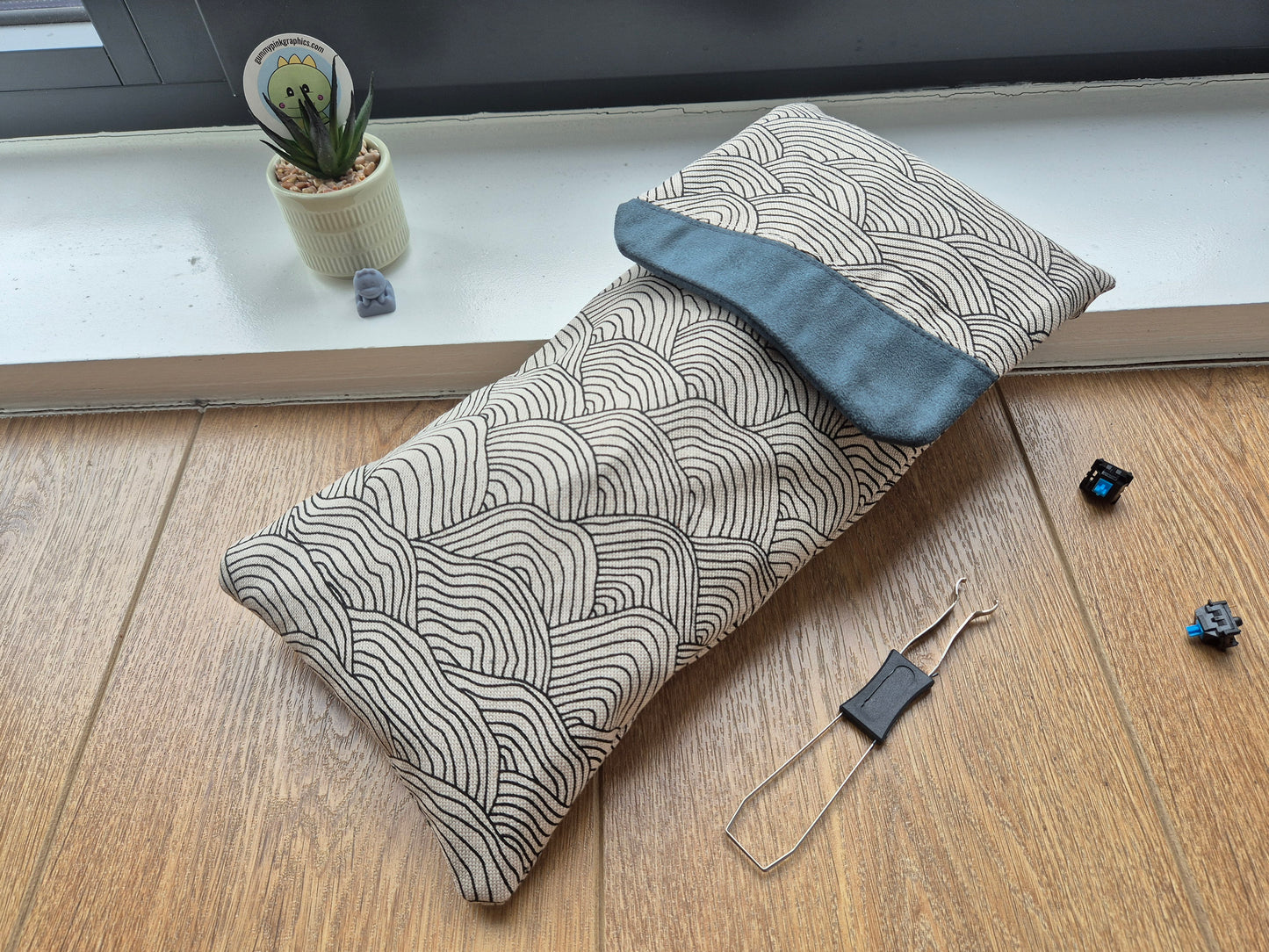 Custom Keyboard Sleeve - Waves Pattern