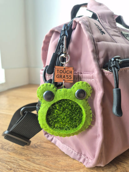 Touch Grass Kikker Sleutelhanger