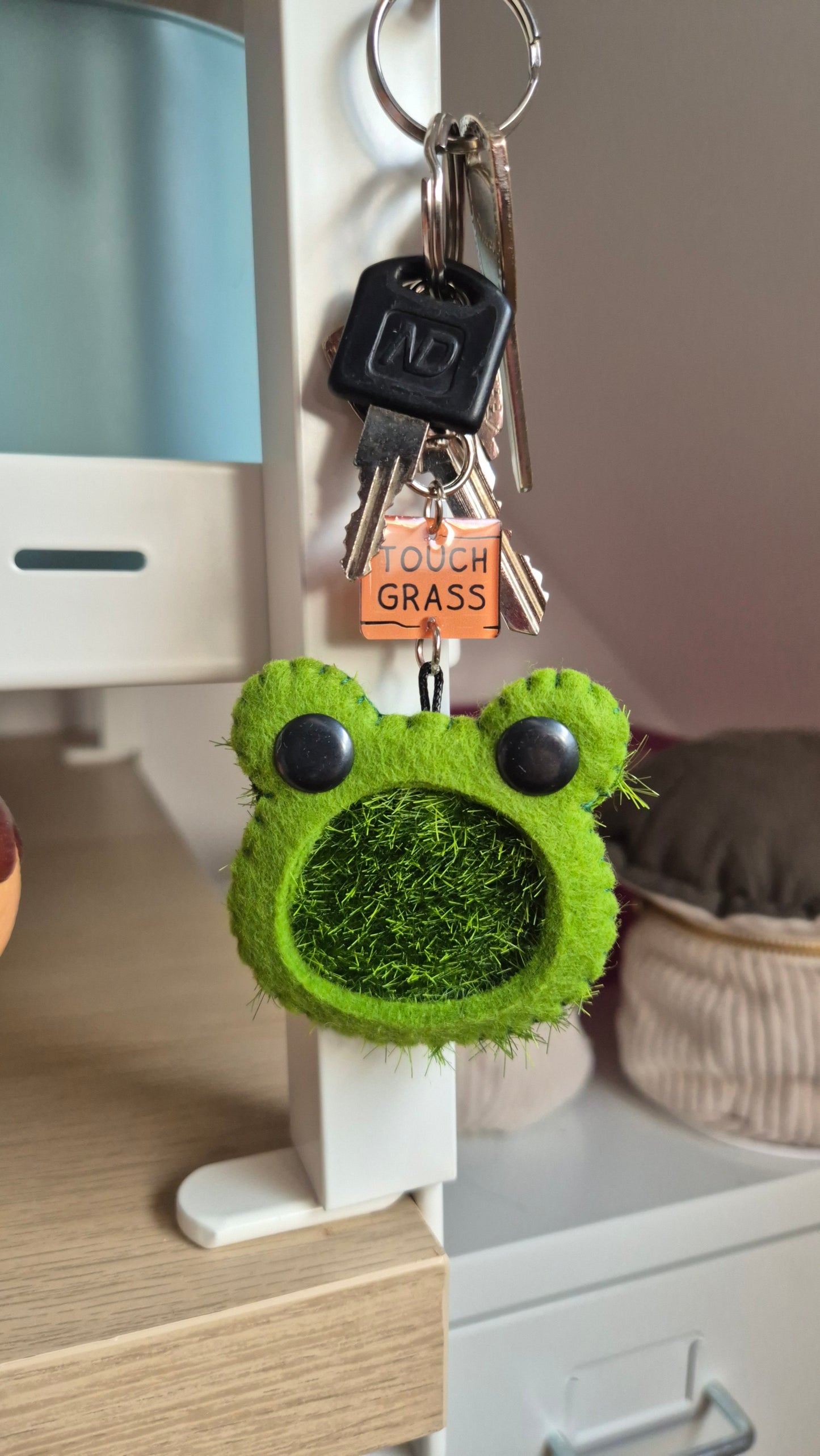 Touch Grass Kikker Sleutelhanger