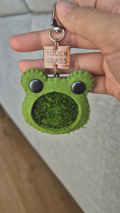 Touch Grass Kikker Sleutelhanger